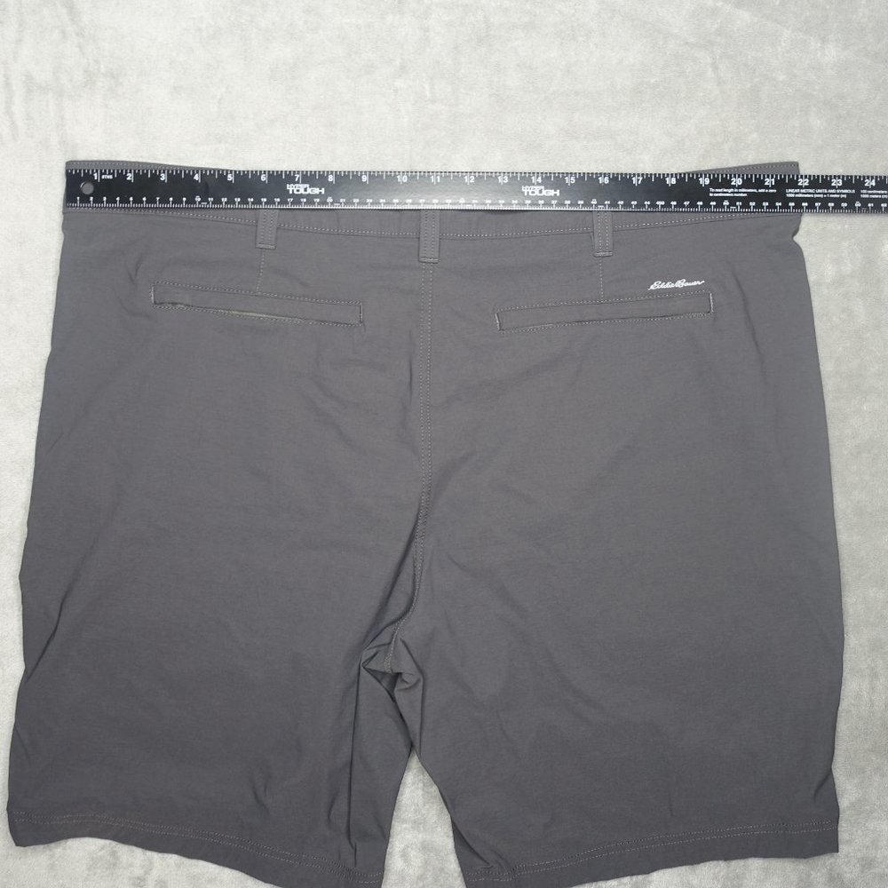 Eddie Bauer Travex Flat Front Shorts Men's 44 Gray - Picture 7 of 9